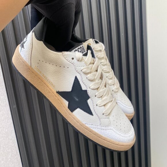 Golden Goose White Distressed Sneakers with Black Star - Picture 3 of 9